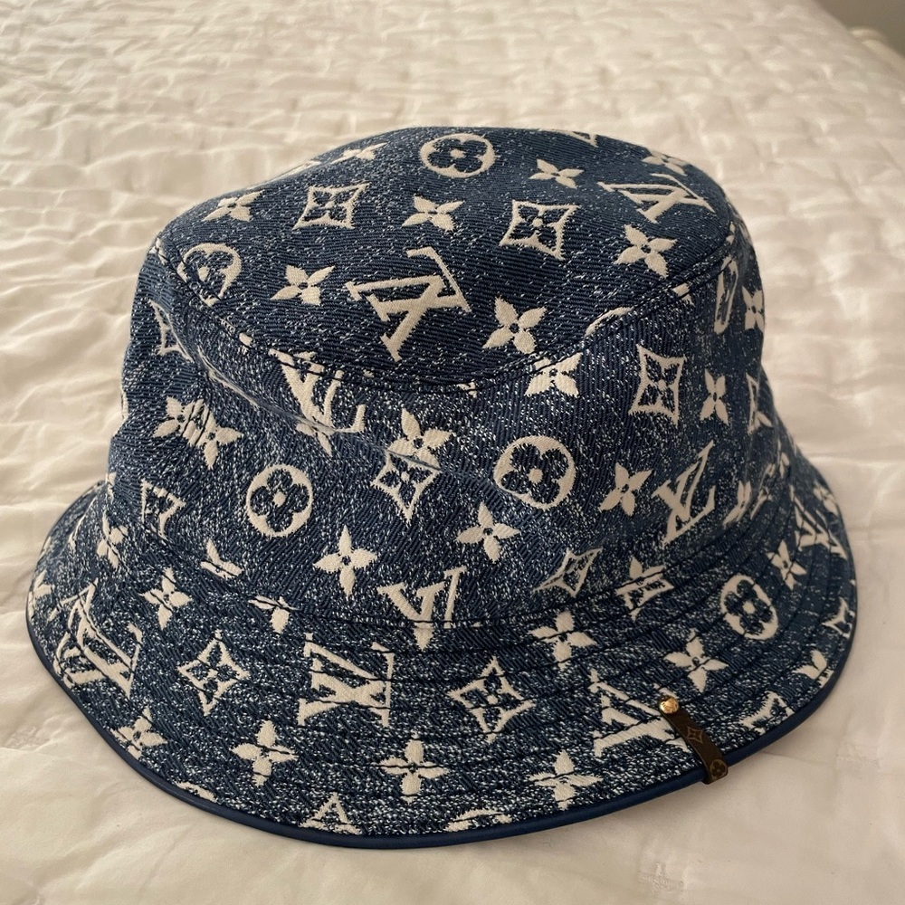 Louis Vuitton Monogram Denim Bucket Hat (Women's Medium)